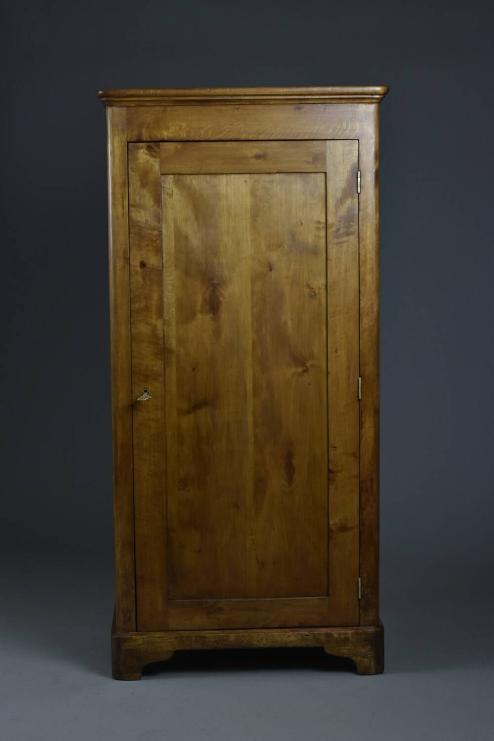 Birch linen cabinet from the 1920s/30s – fully restored