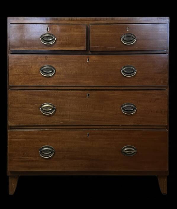 George III English Commode in Mahogany and Burl, Stretcher Feet – 19th Century