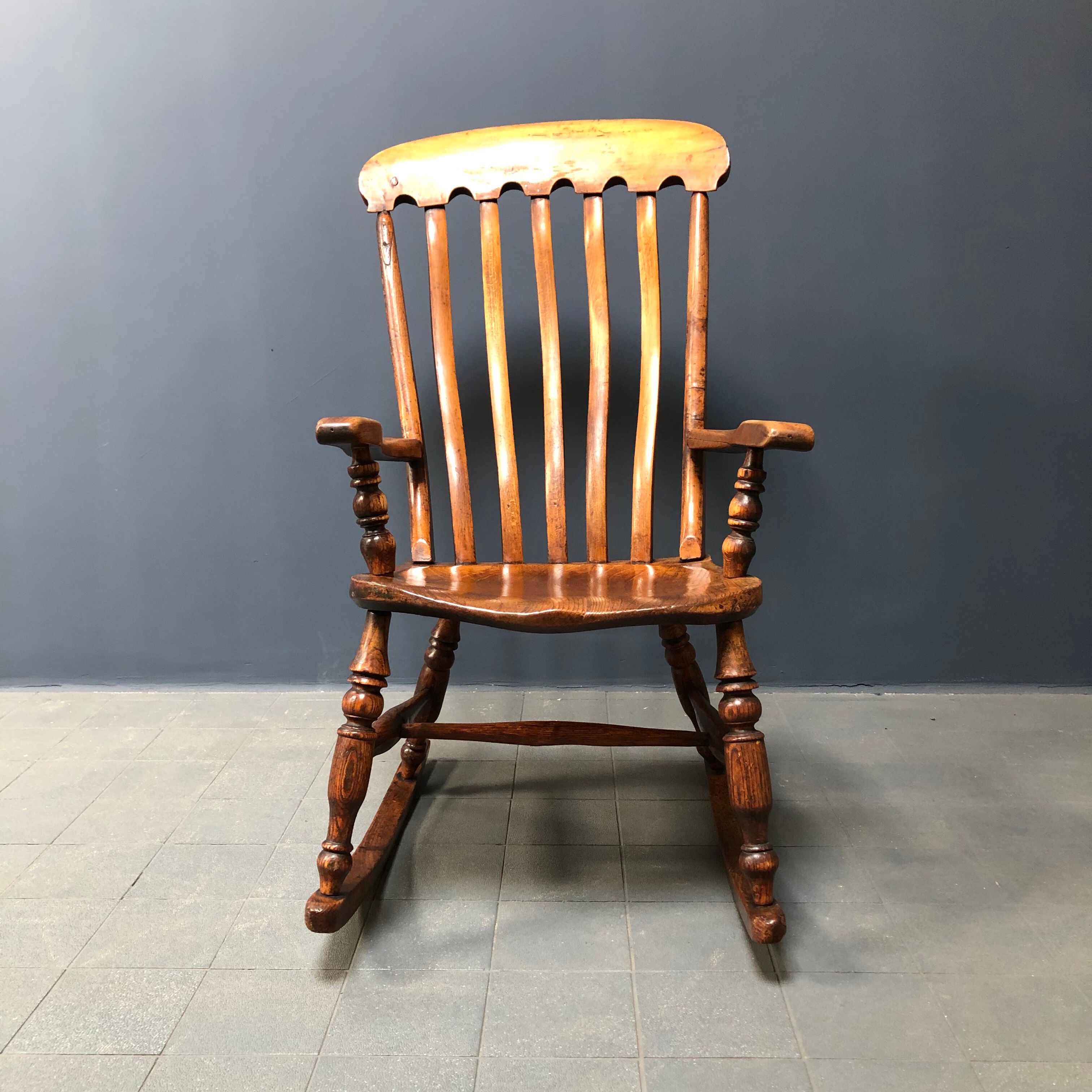 English Windsor rocking chair from the early 1900s