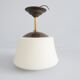 Suspension Bauhaus en verre opal et laiton