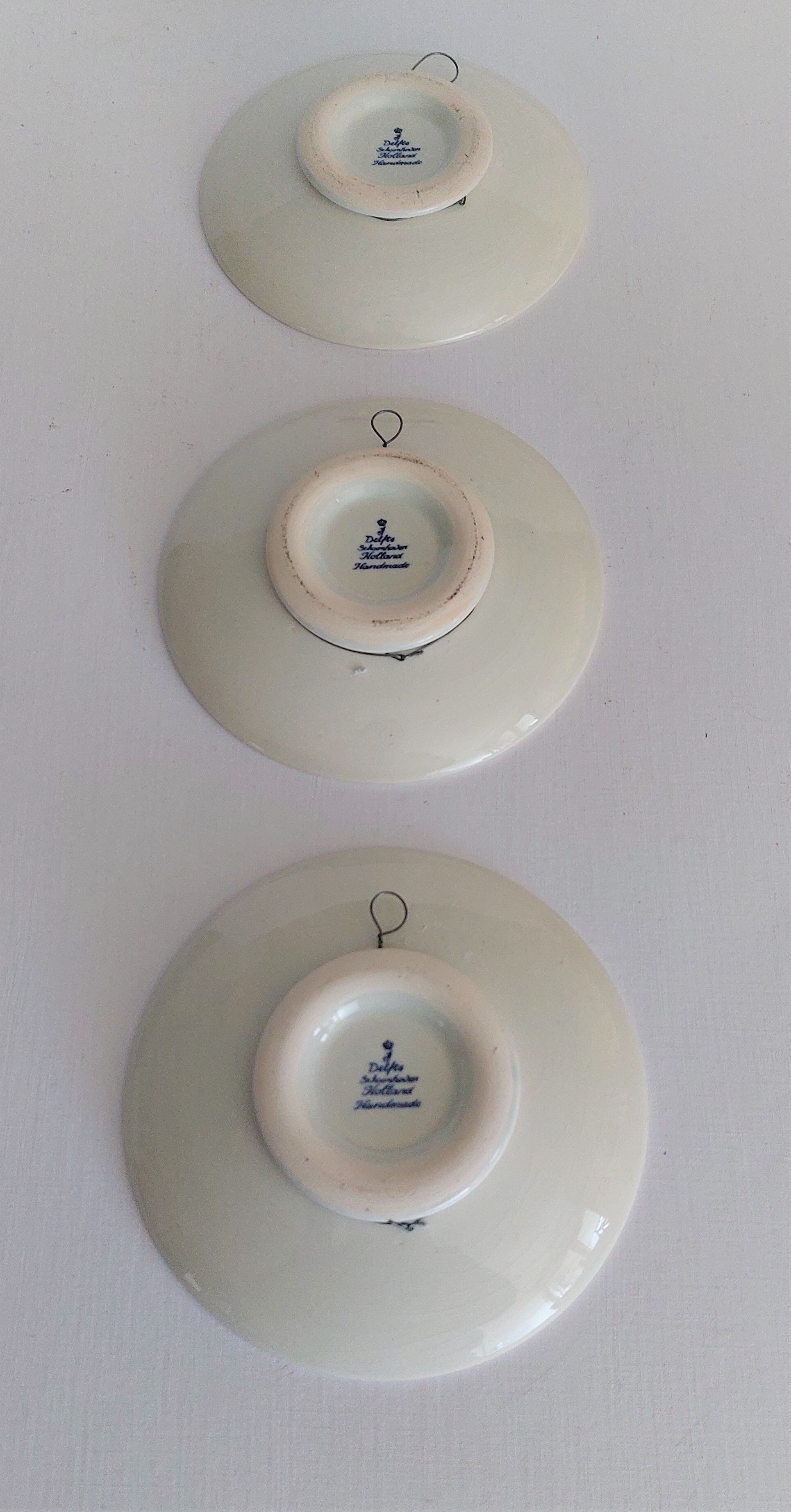 set of 3 decorative plates Delft