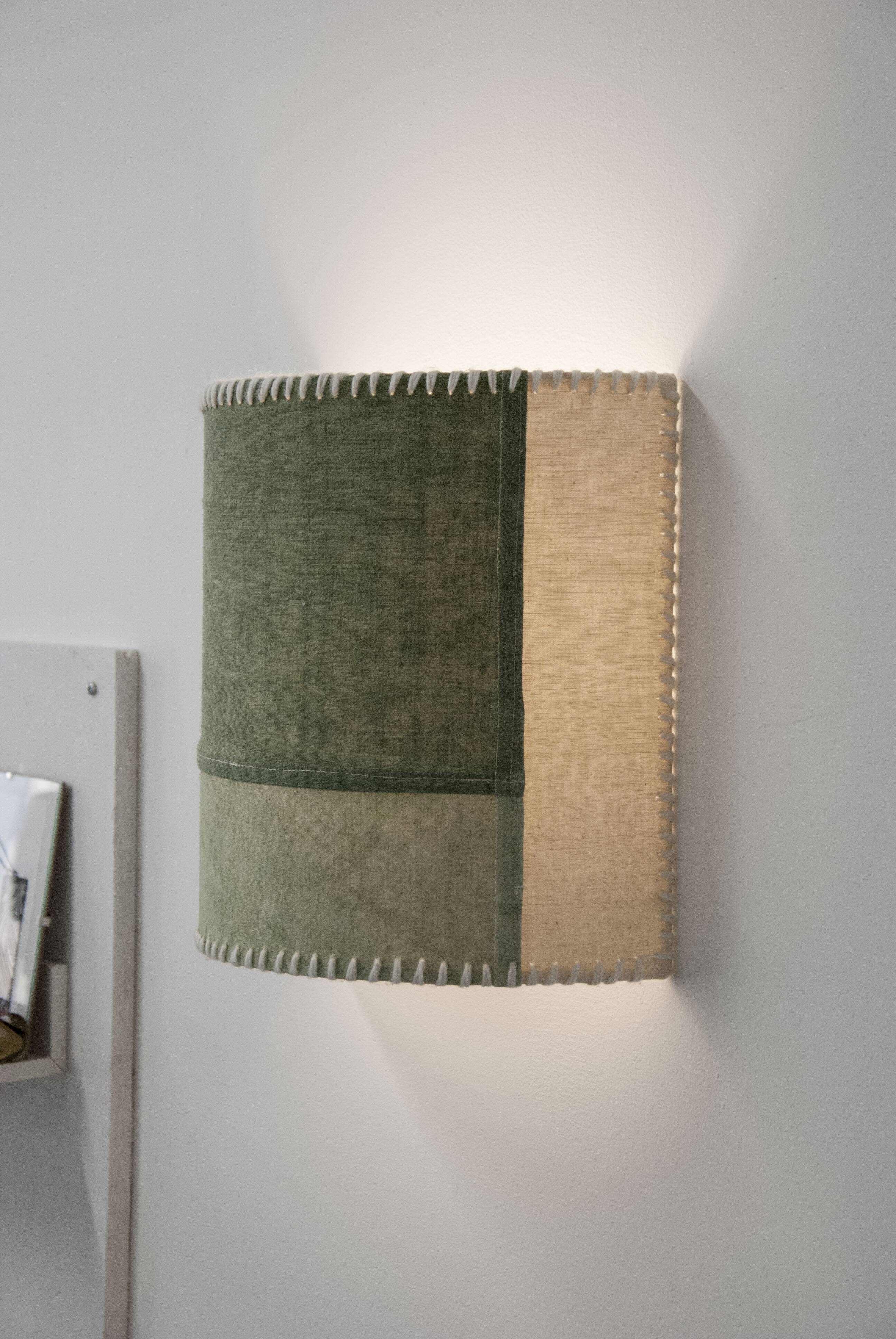 Small blonde wall light - shades of green