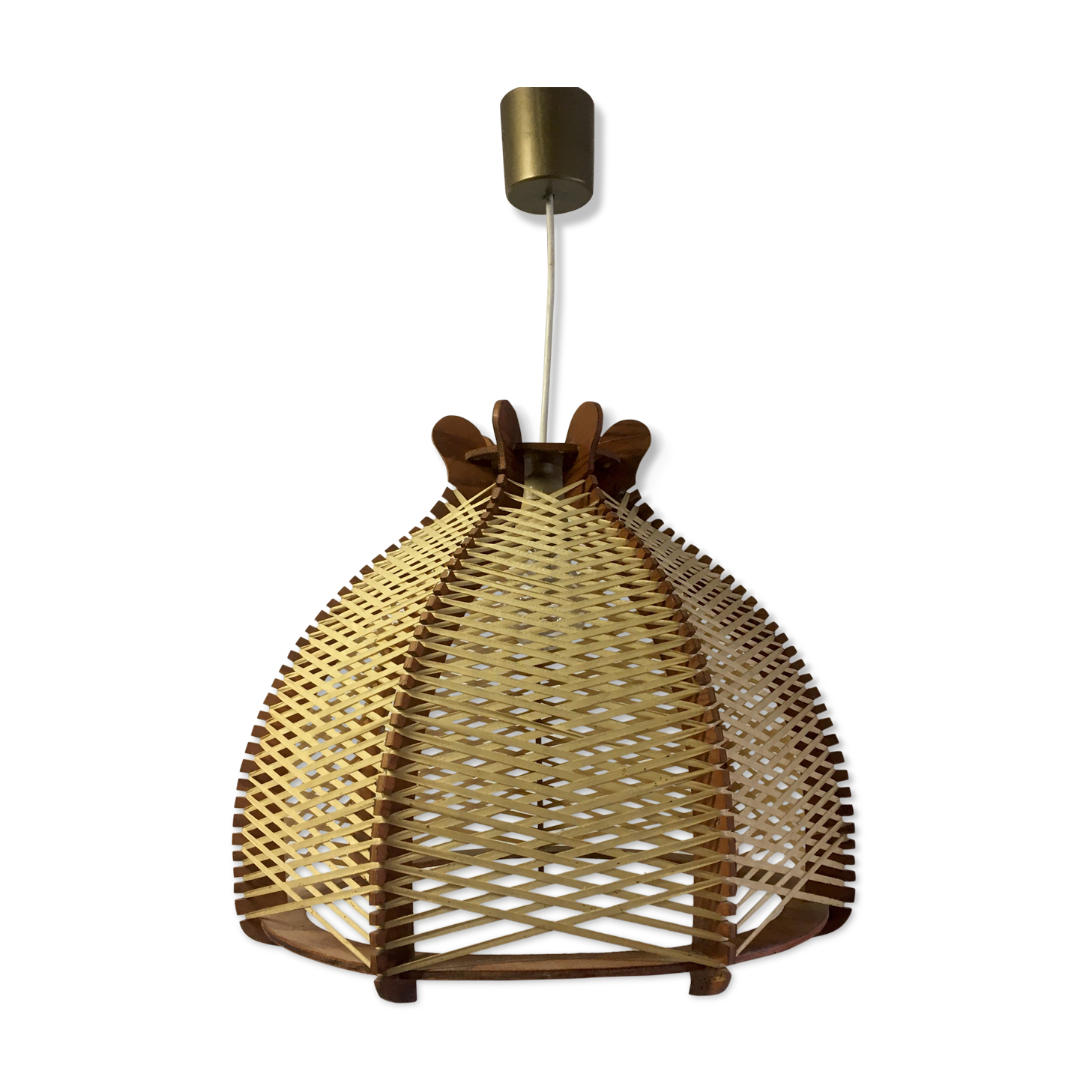 Scandinavian style suspension wood and yarn - 60s