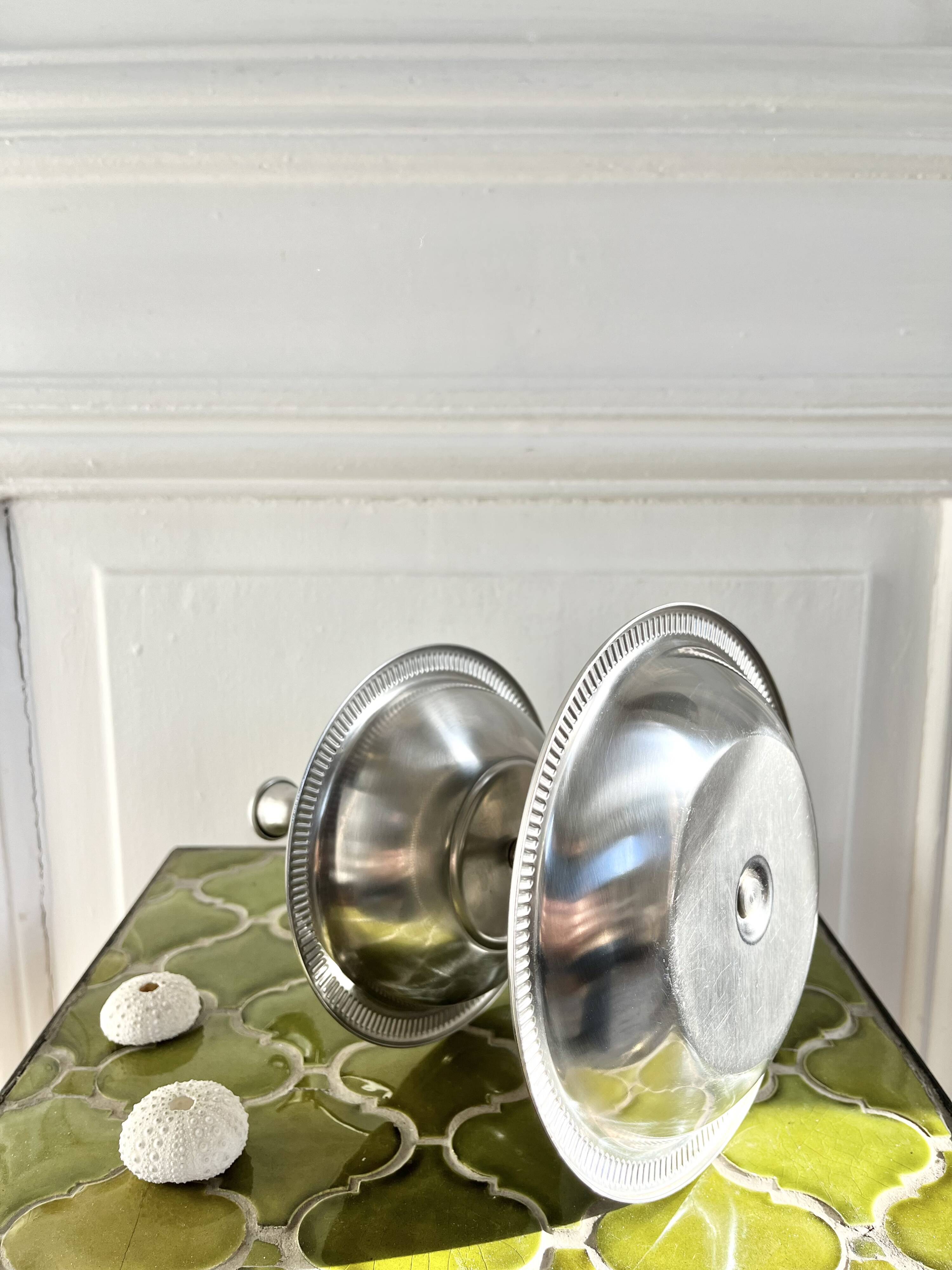 Two-tray display stand