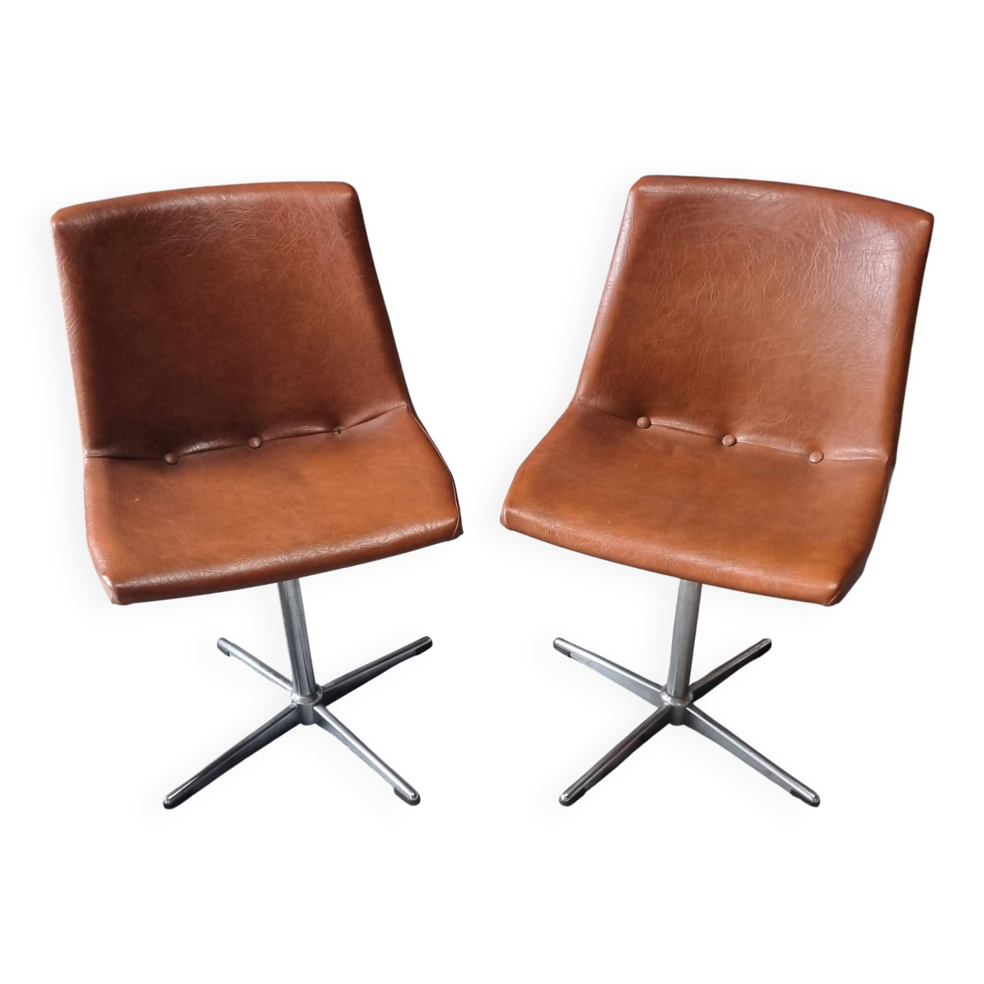 Paire de chaises pivotantes en Skaï cognac marron