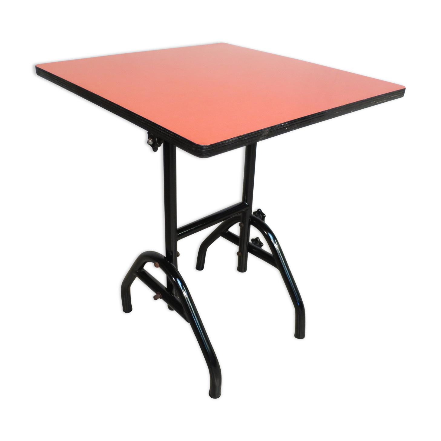 Foldable table in red formica