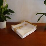 6 serviettes de table brodées blanches et camel 47 x 45