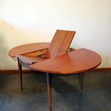 Vintage extendable round table