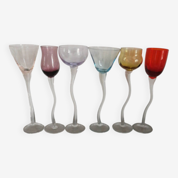 6 Stemmed glasses