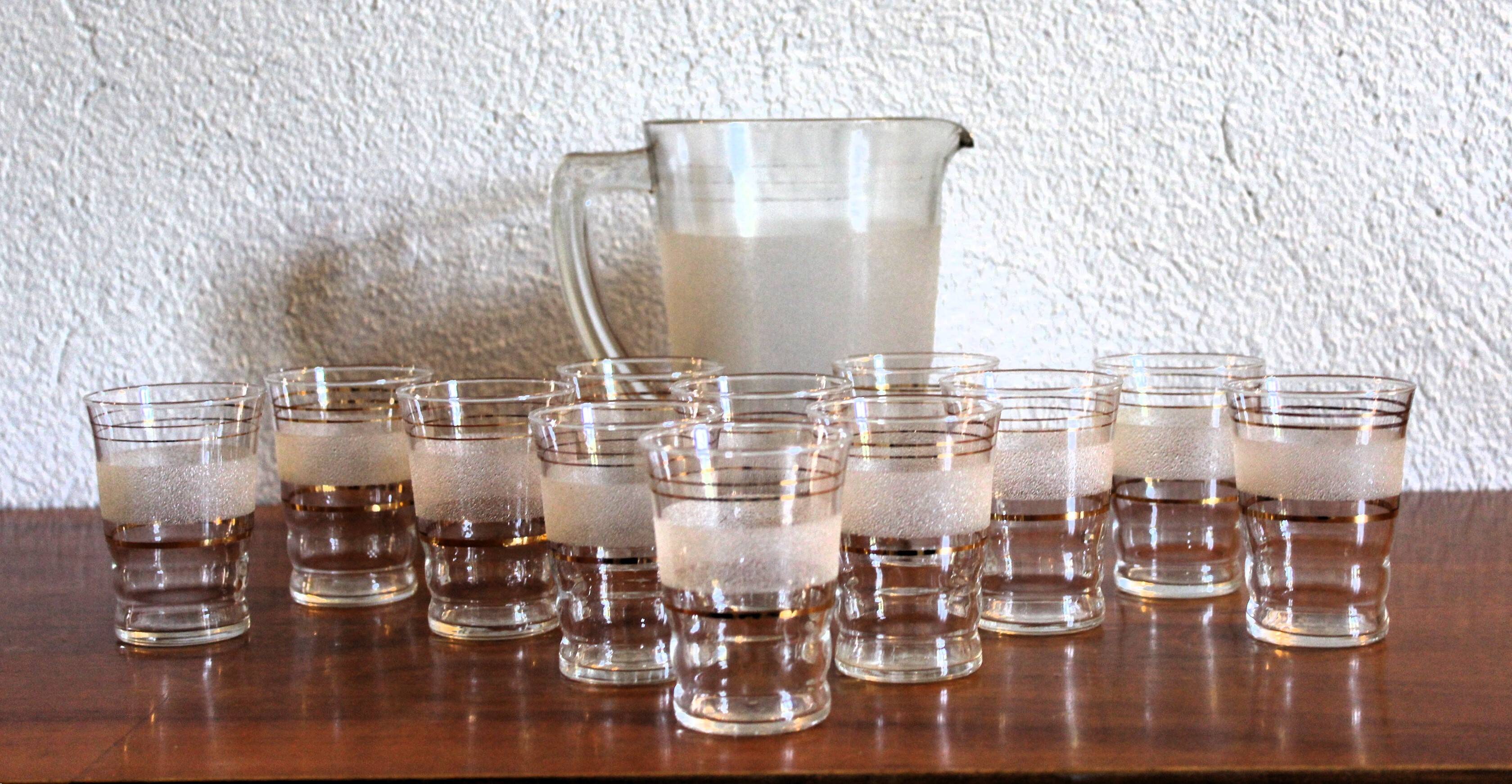 Set of 12 vintage 1950s granita glasses and pitcher