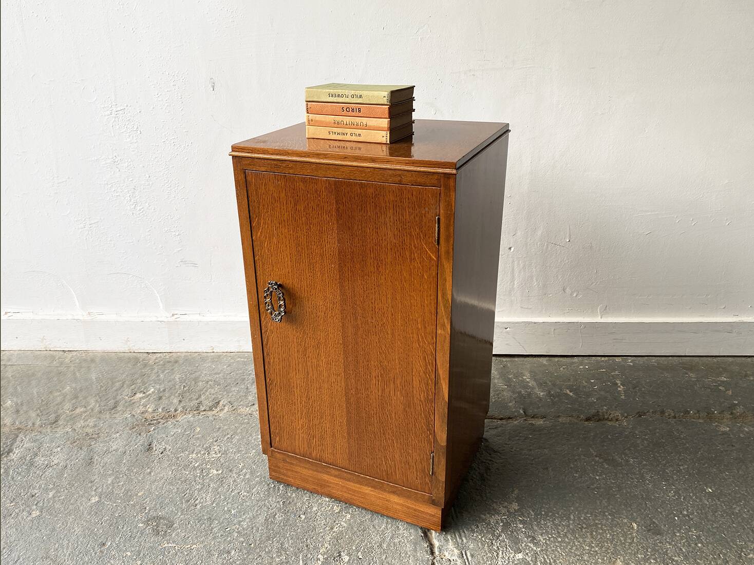 Vintage 1940’s bedside cabinet with decorative handle