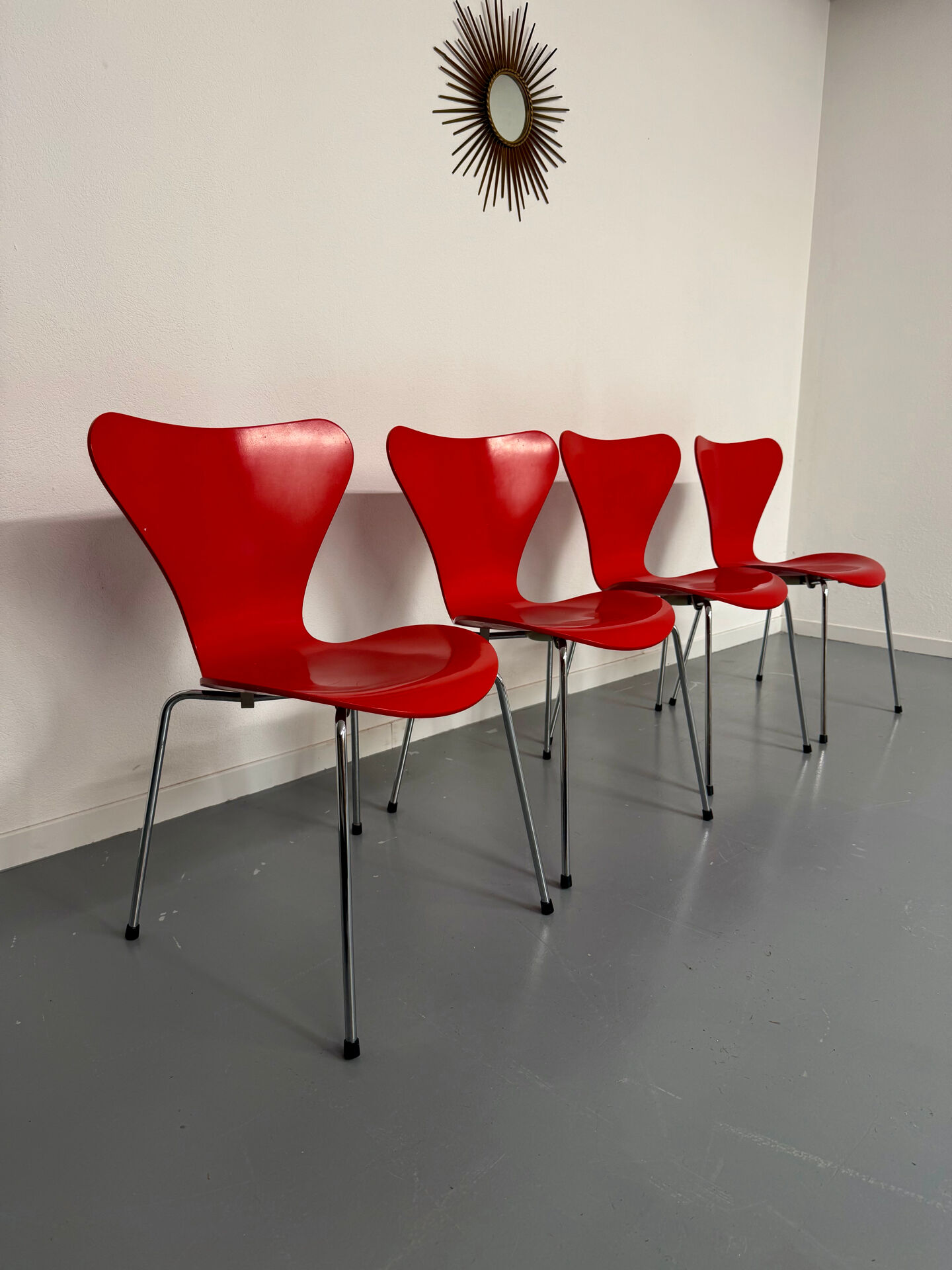 Lot of 4 chairs Series 7 model 3107 design Arne Jacobsen /Fritz Hansen