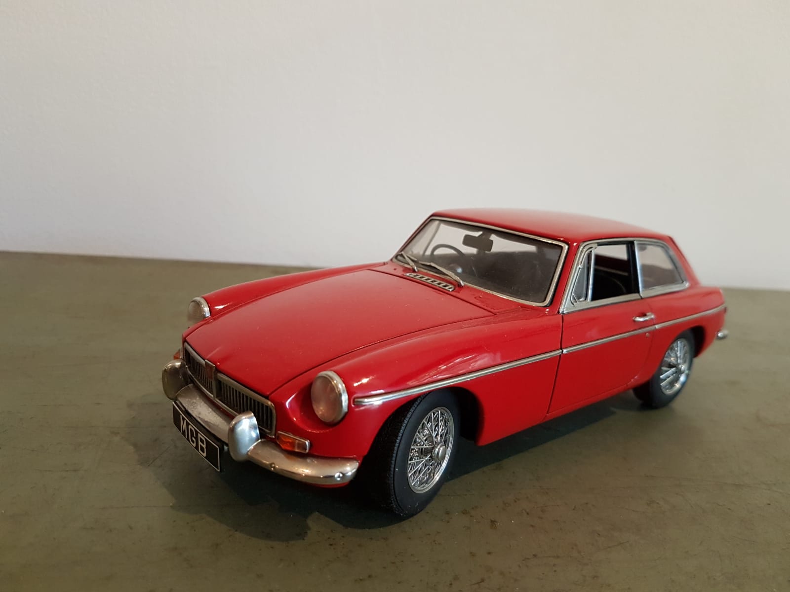 Voiture de collection autoart mgb gt coupe mk2 1/18 | Selency