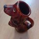 Lot de 2 pichets en barbotine forme chien