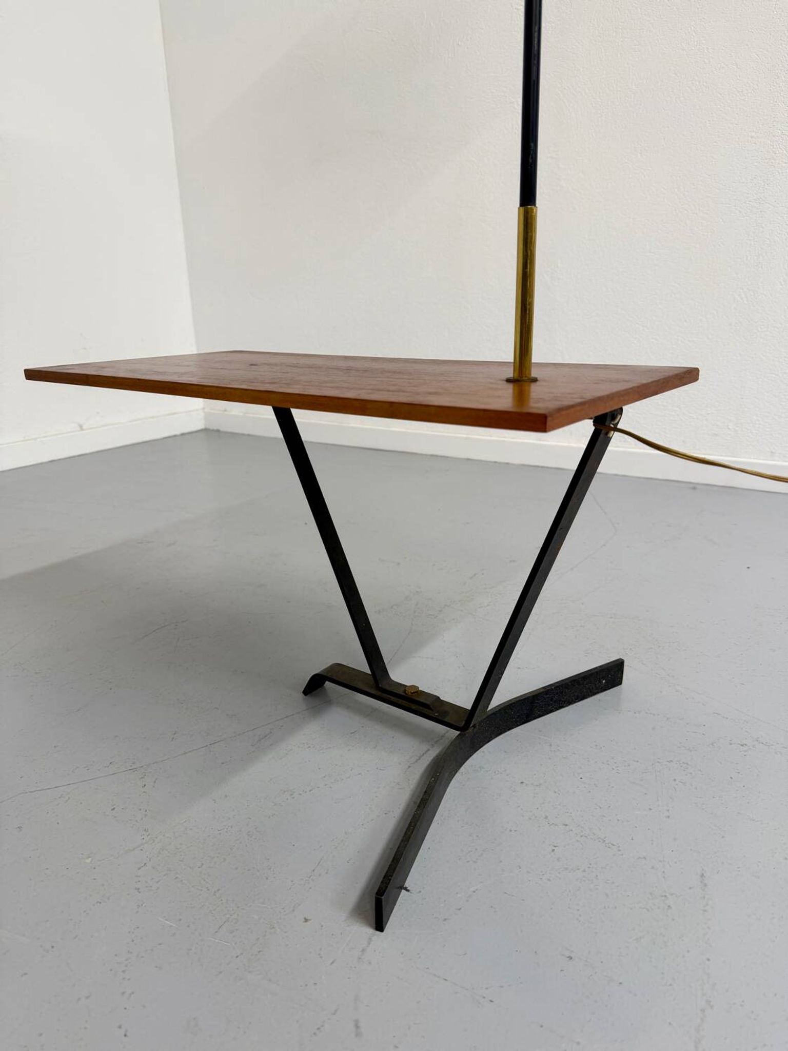 Vintage French design metal and brass floor lamp from the 1950s, Arlus