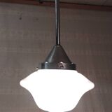 Suspension style Bauhaus métal chromé et globe opaline - années 20/30