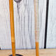 Vieille paire de bâtons de ski and bamboo 90 cm haute