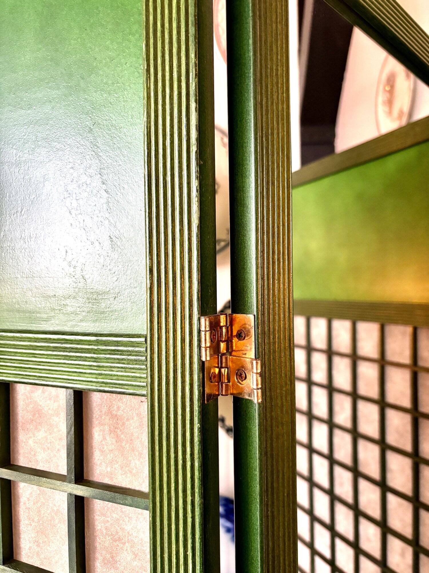 3-leaf screen in green wood, ecru paper and mirror