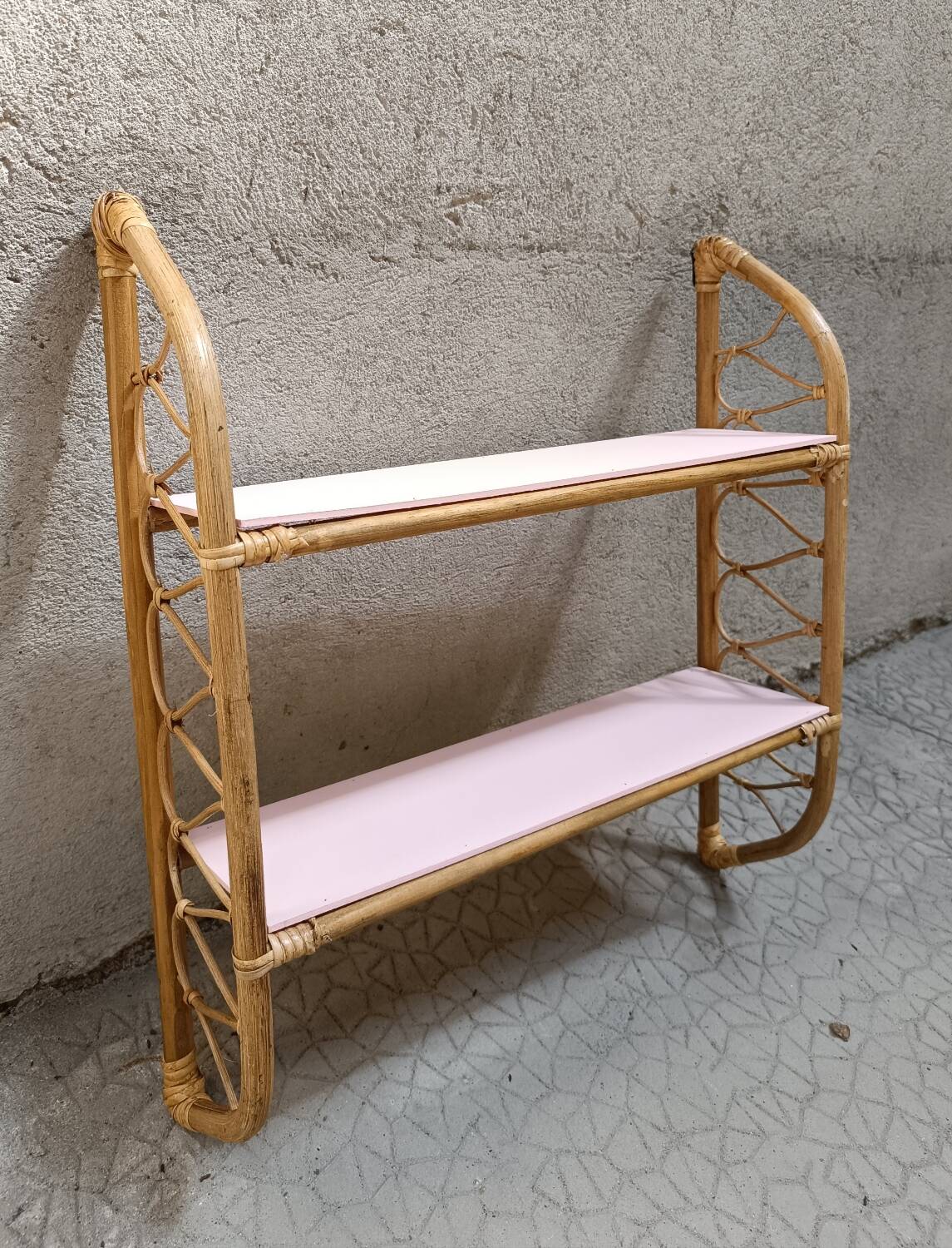 Étagère murale en osier rotin ou bambou