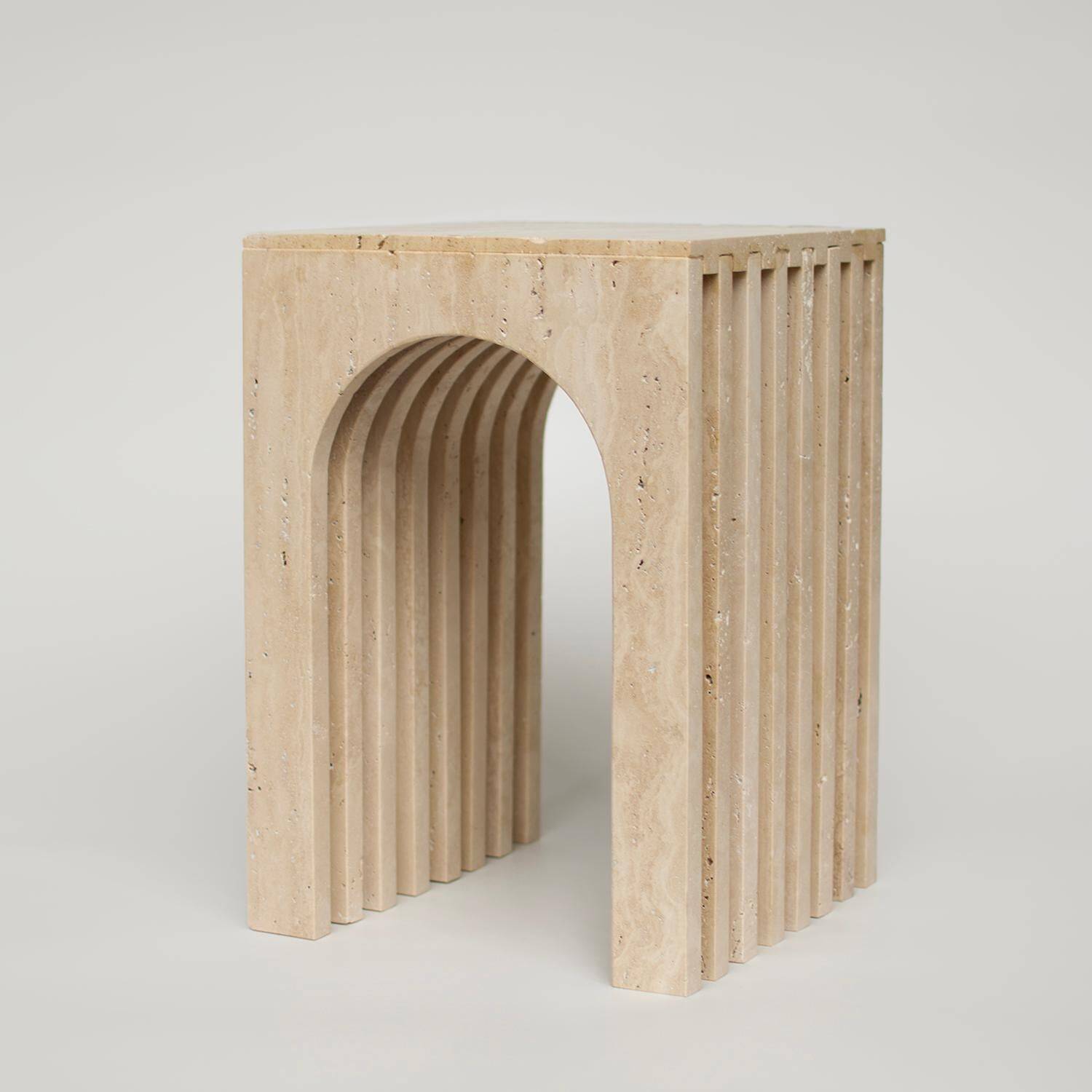 Table d'appoint balance en travertin