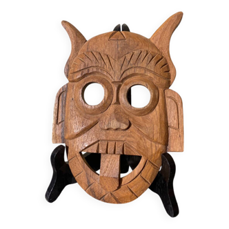 Masque artisanal en bois