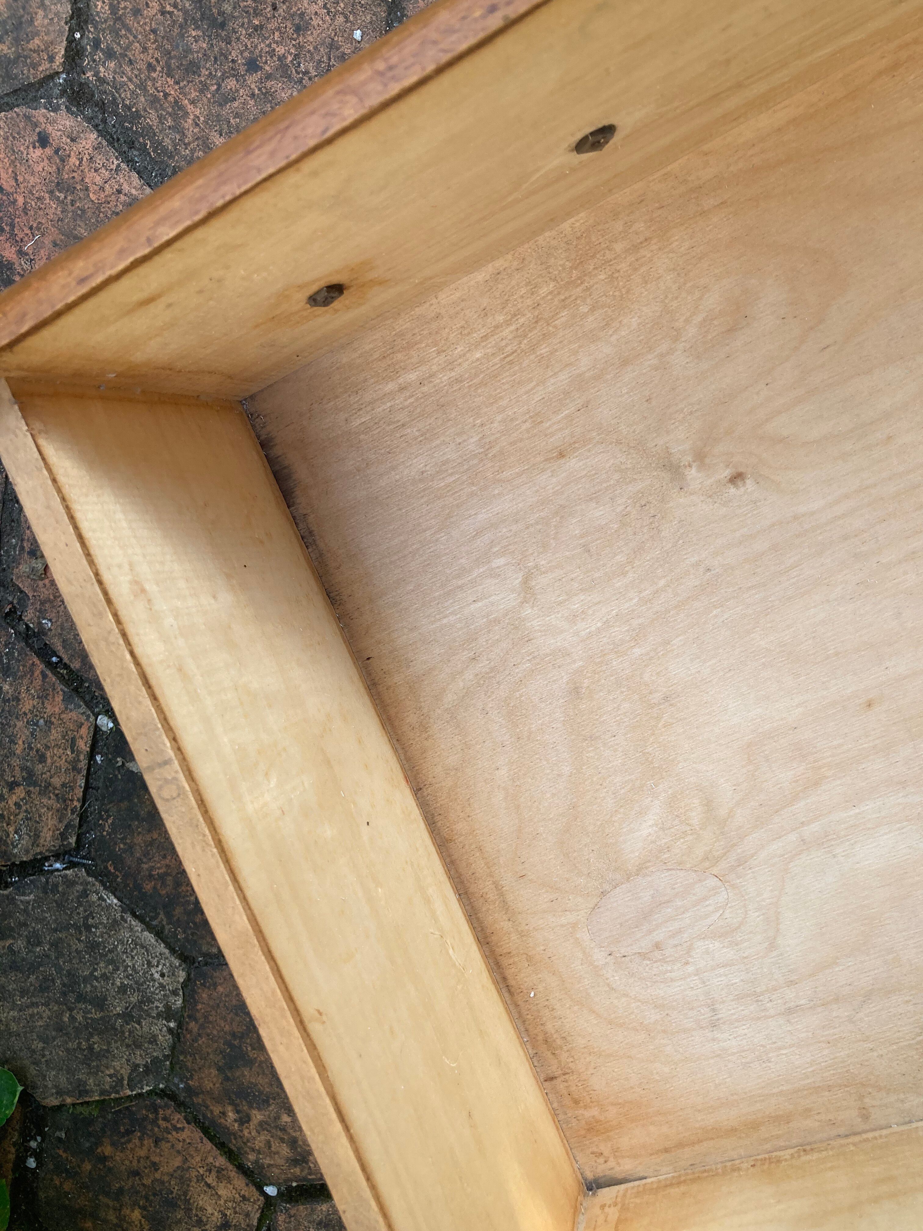 Vintage chest of drawers with 3 drawers
