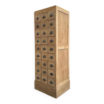 Workshop furniture in oak from the early 20th century.