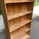Bibliothèque scandinave en bois massif
