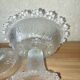 Bonbonnière sur pied en verre moulé – Décor texturé vintage
