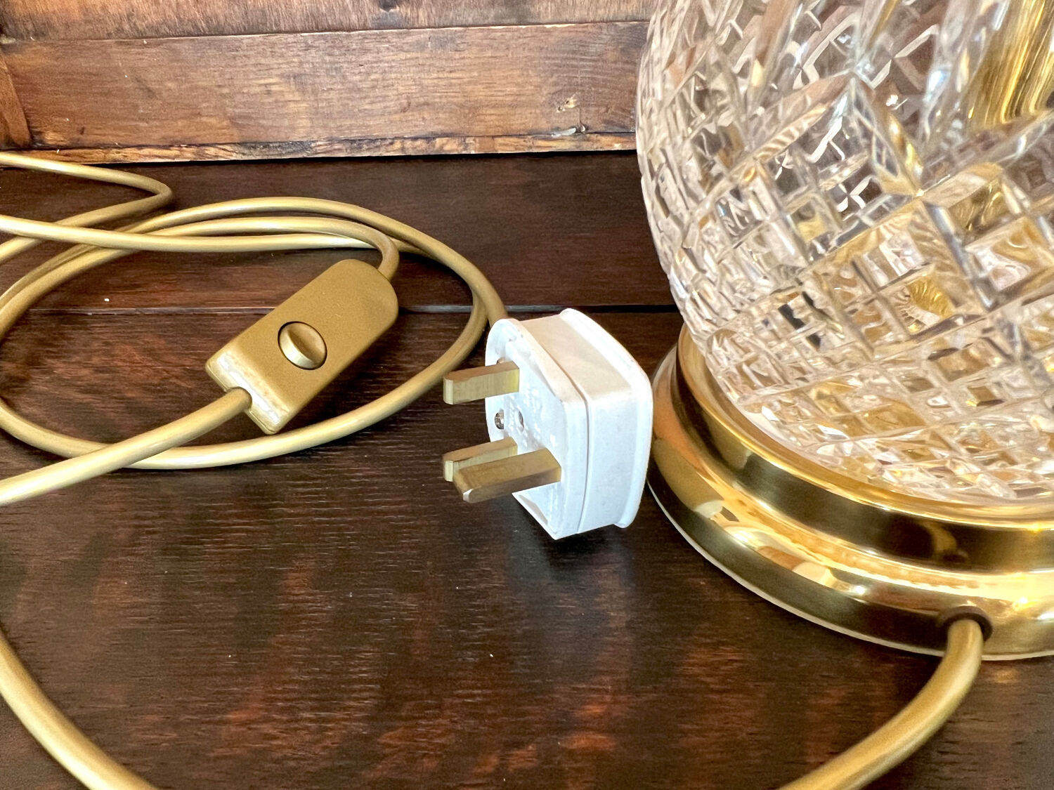 Crystal lamp stand | round diamond cut crystal lamp | stuart crystal lamp