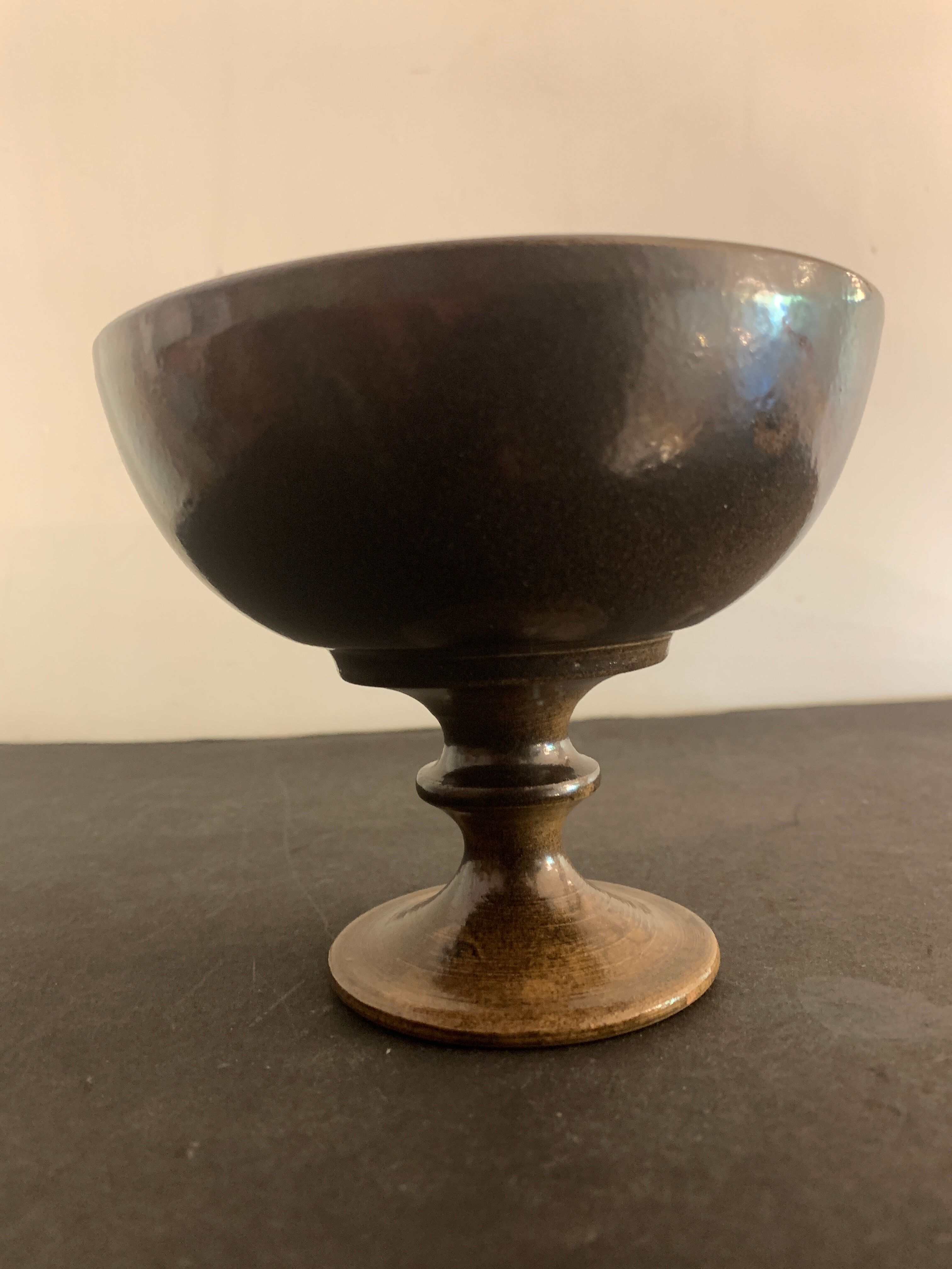 Ceramic standing cup signed Jean Marais, Vallauris, 1970