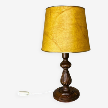 Lampe de table rustique portugaise en bois sculpté