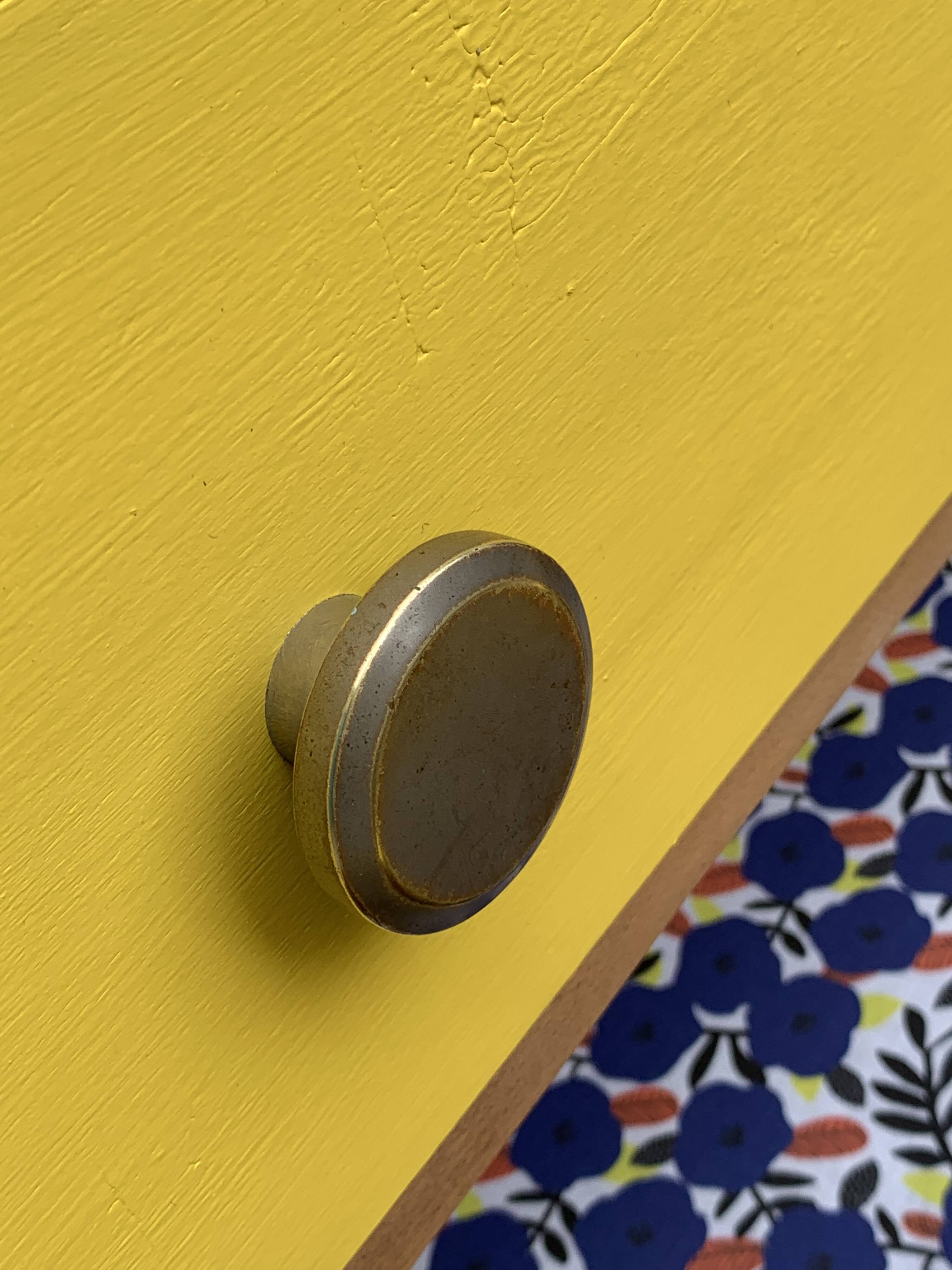 Commode art déco jaune poudré et bois brut
