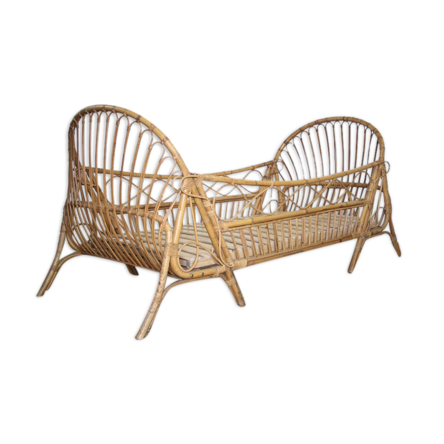 Vintage rattan evolutive bed