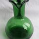 Pichet fiole de chimie en verre vert