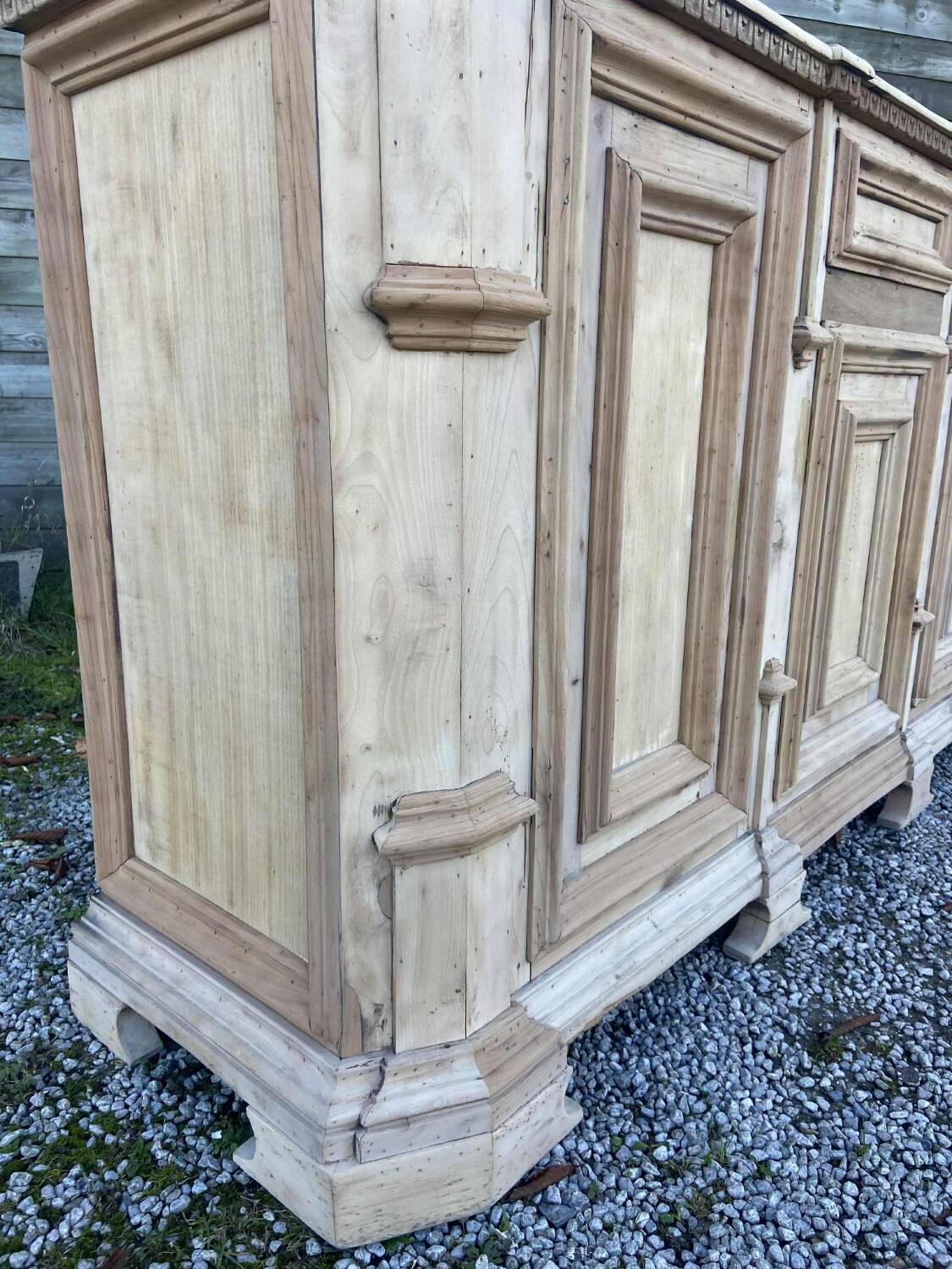 Bar / comptoir en bois brut