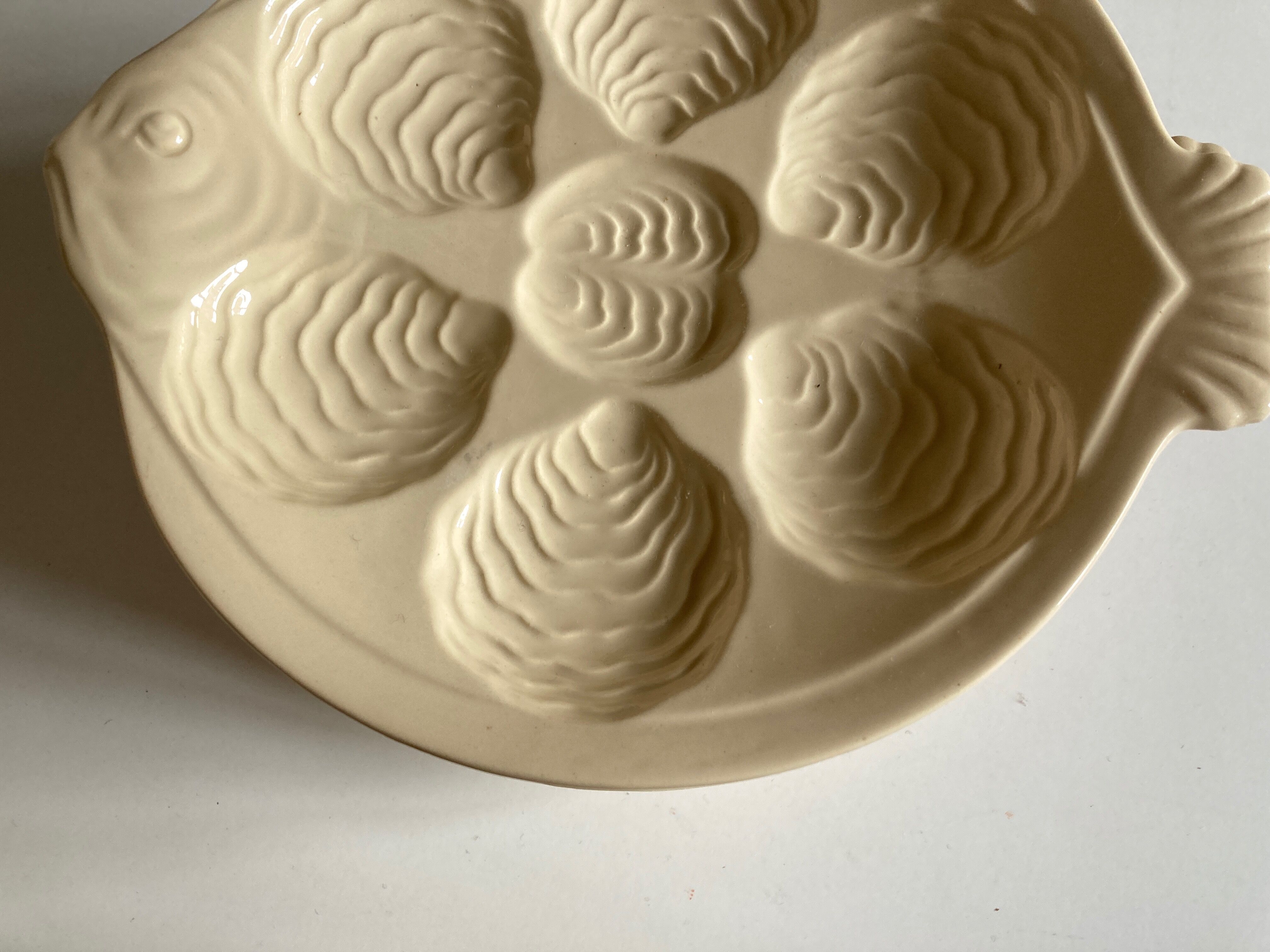 Set of 6 plates fish with oysters in ivory faience 1960