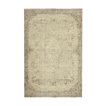 Handmade oriental beige rug 200 cm x 310 cm