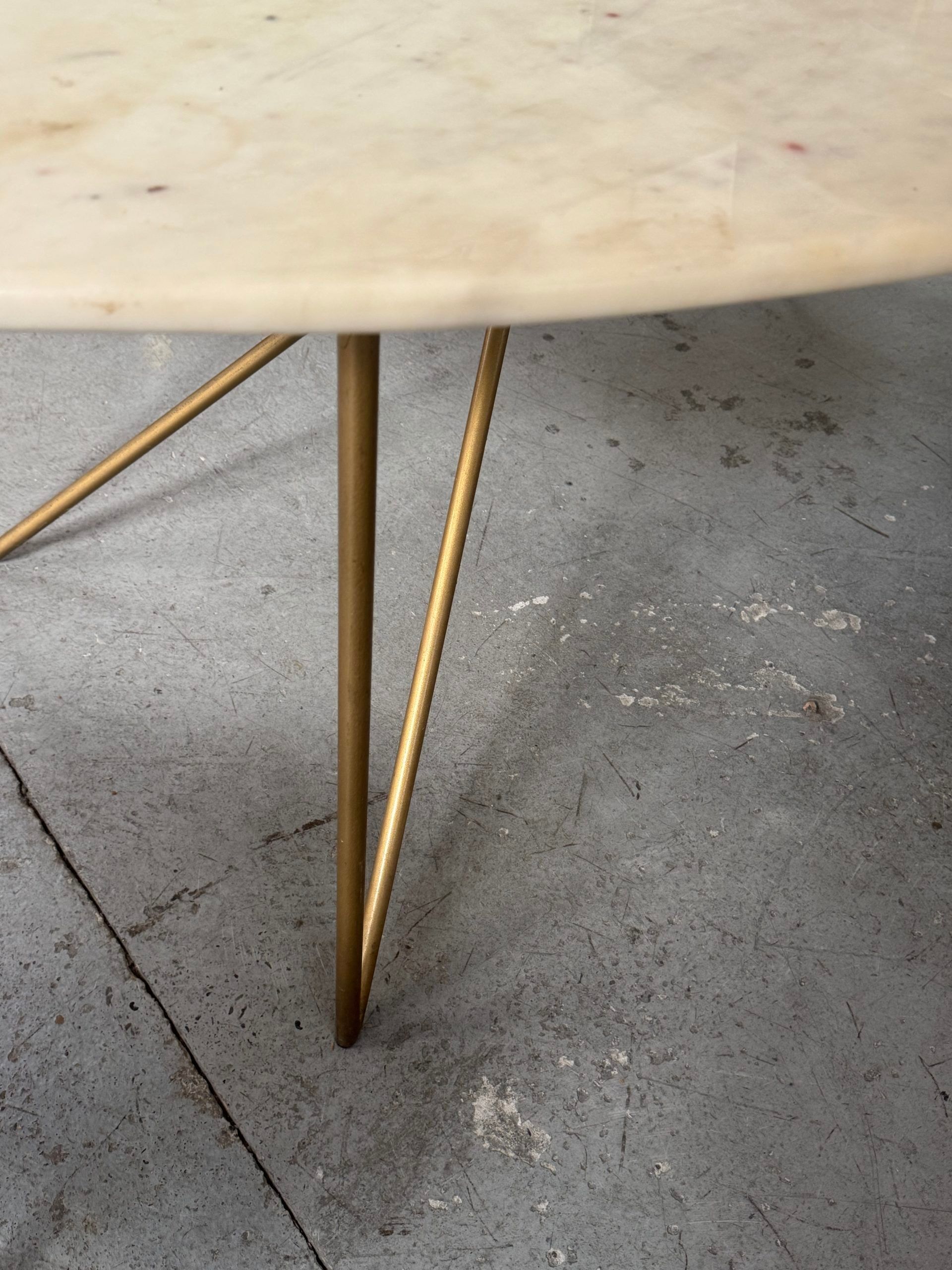Table ovale en marbre