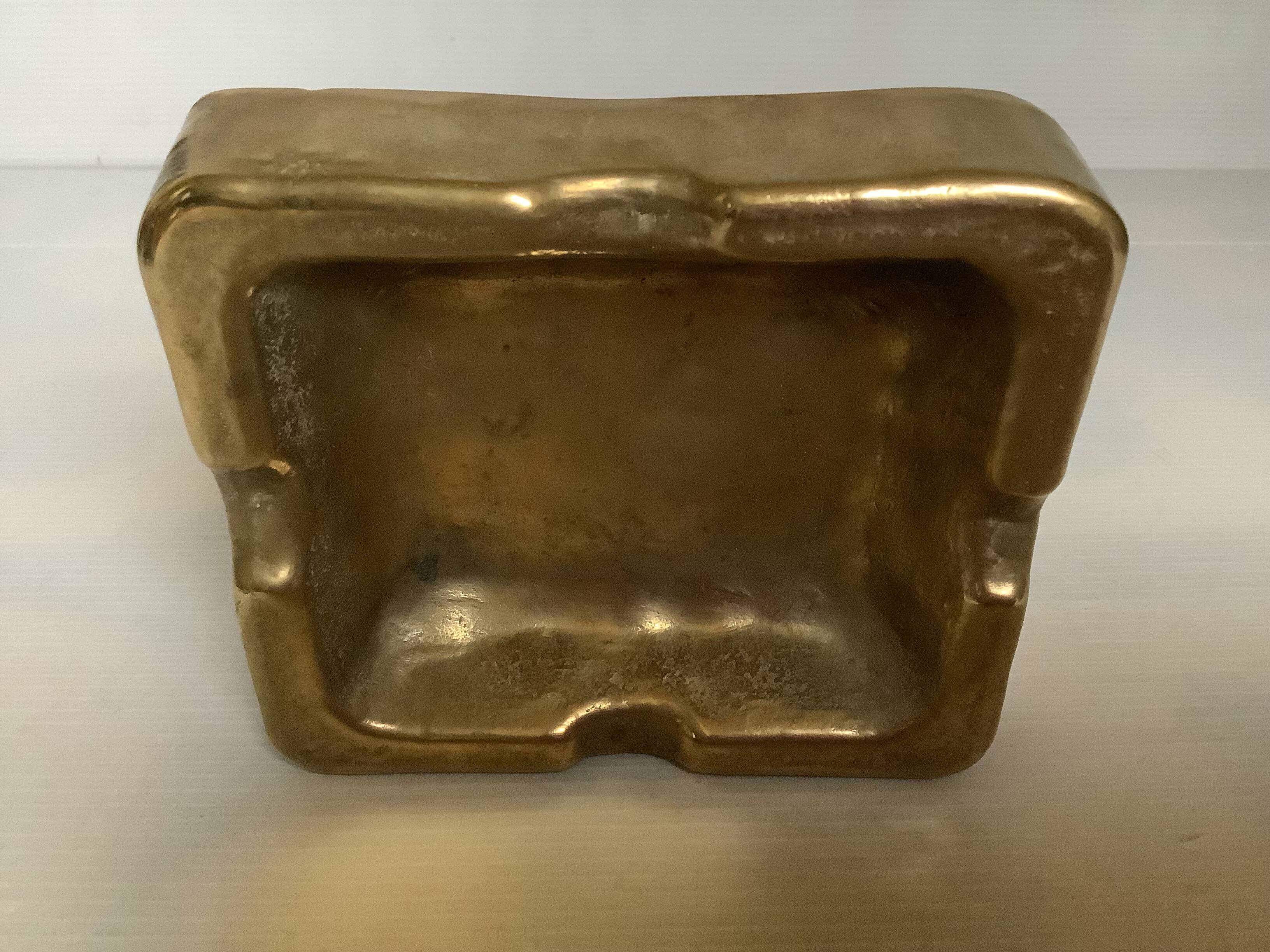 Cendrier en bronze martelé