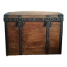 Chest / wooden trunk