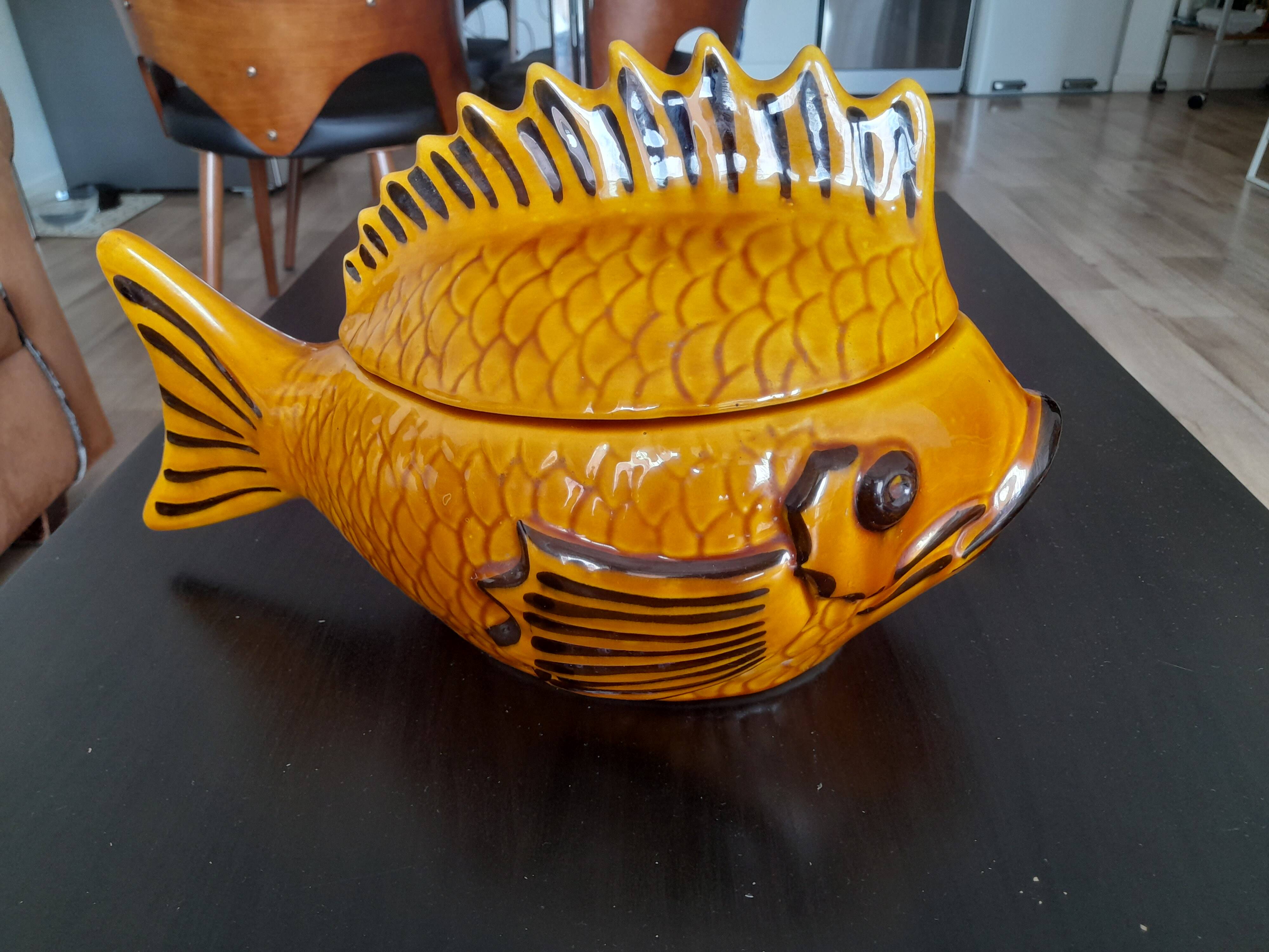 soupière poisson en majolique de Vallauris