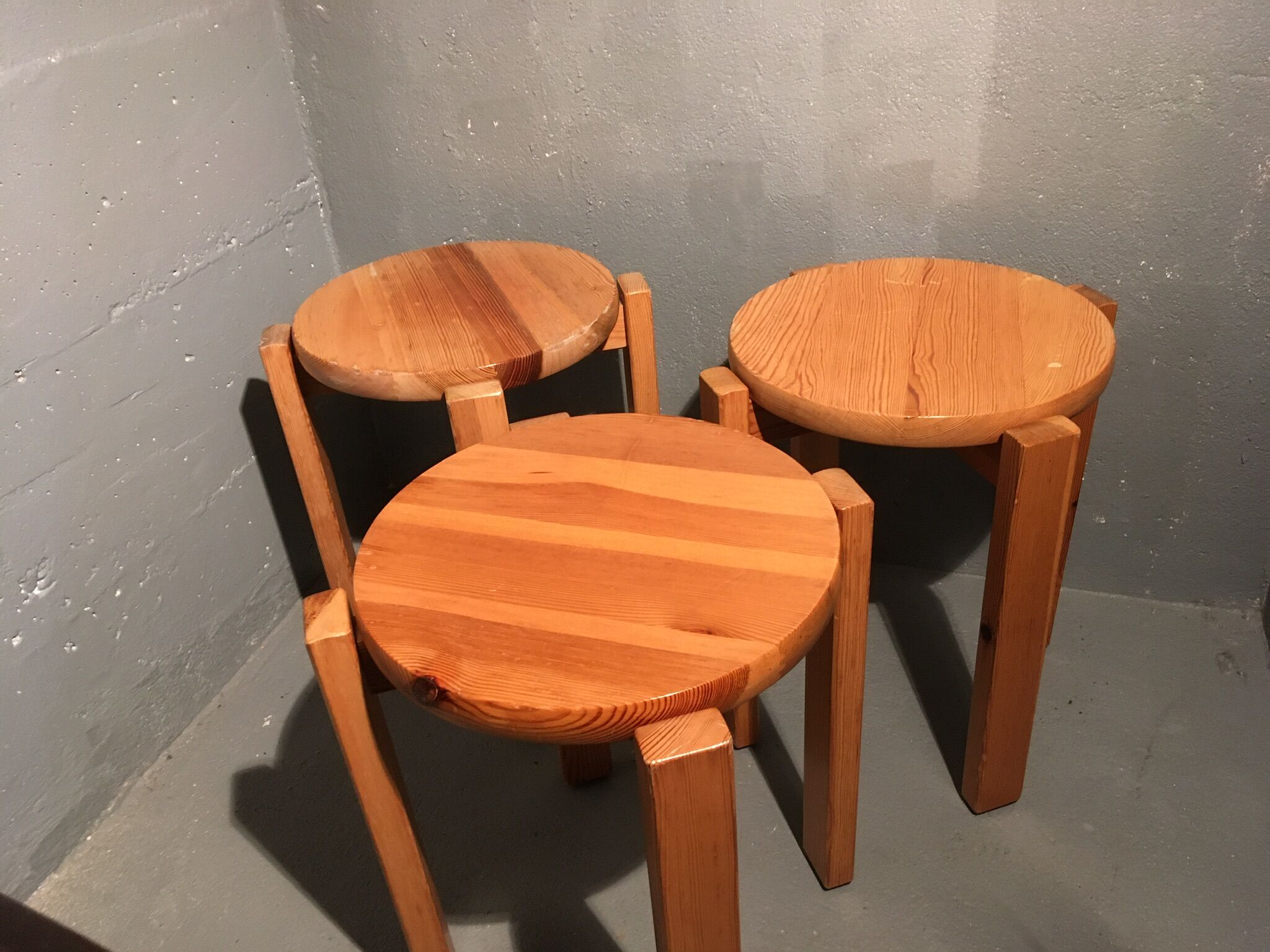 Set de trois tabourets rond en bois
