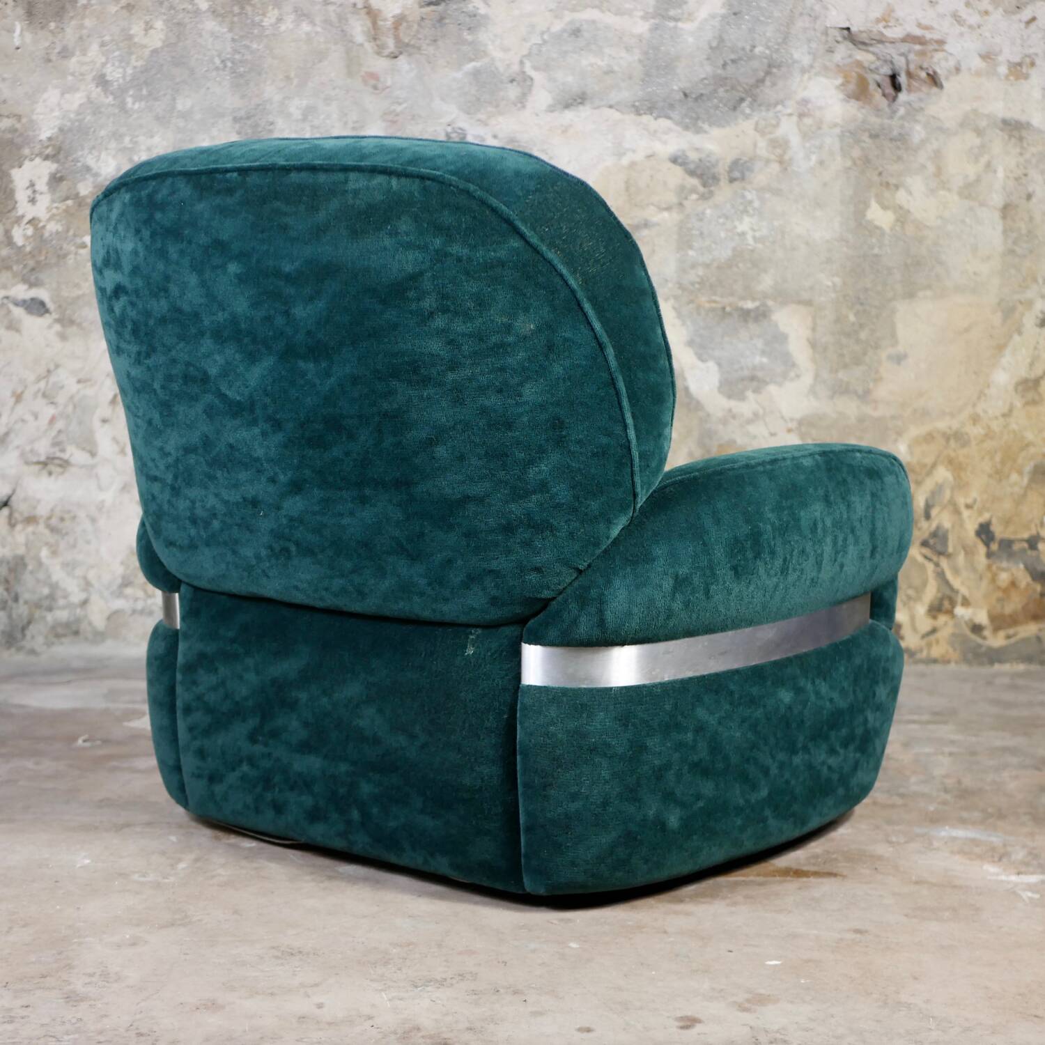 Pair of Beka armchairs in green velvet