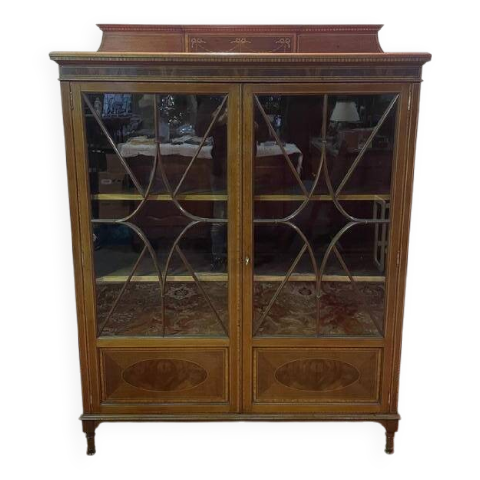 Library - English marquetry display case "Maple & Compagnie Londres"