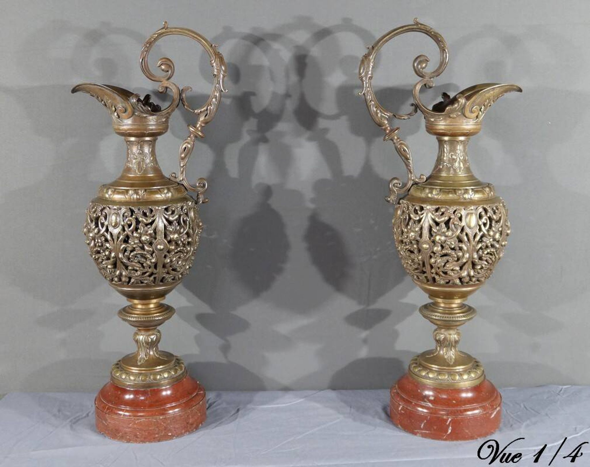 Paire d’aiguières en bronze, art nouveau – 1910