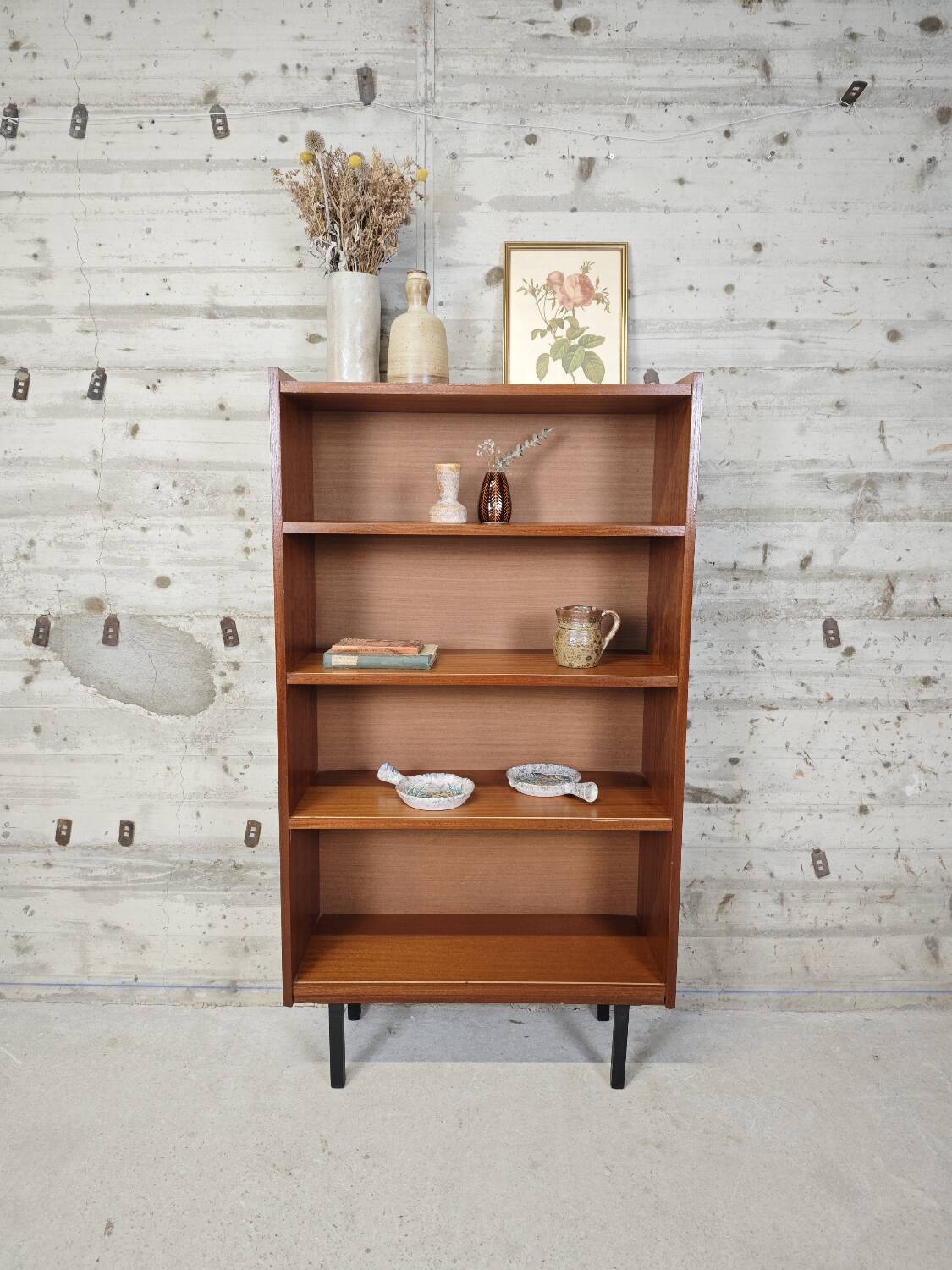 Vintage display cabinet / bookcase