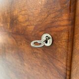 Armoire Art Déco restaurée avec étagères, placage de noyer, Tchécoslovaquie, années 1930