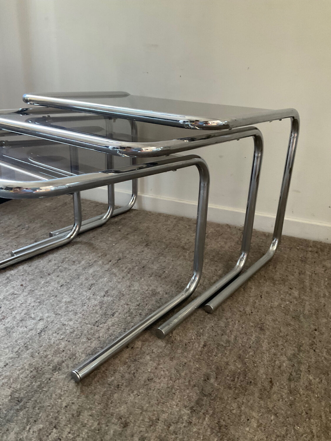 Series of 3 vintage nesting tables from the 60s and 70s