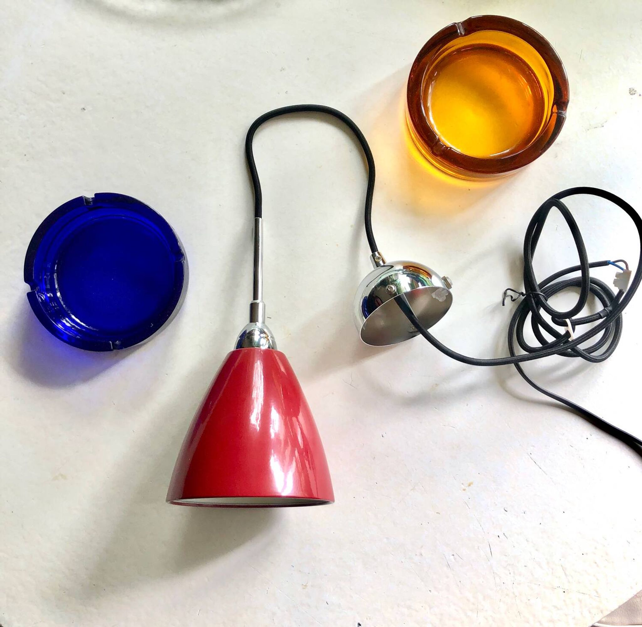 Long cable lacquered metal suspension